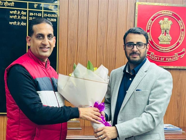 ਨਗਰ ਕੌਂਸਲ ਦੇ ਪ੍ਰਧਾਨ ਮਨੀਸ਼ ਕੁਮਾਰ ਗਰਗ ਵੱਲੋਂ ਡੀ ਸੀ ਬਰਨਾਲਾ ਨਾਲ ਕੀਤੀ ਮੁਲਾਕਾਤ