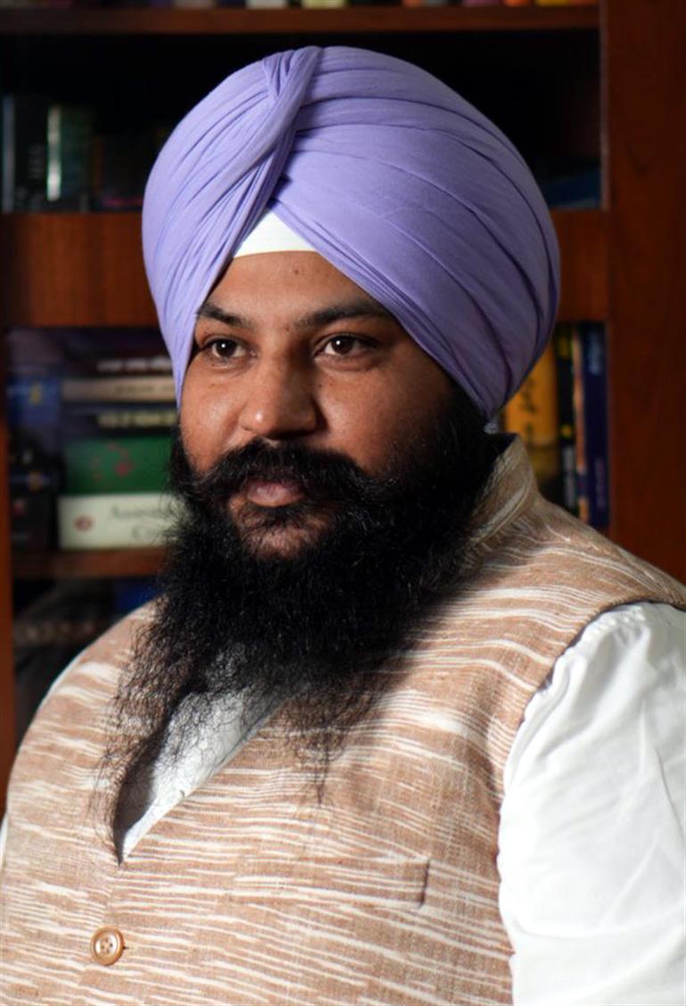 ਭਦੌੜ ਹਲਕੇ ’ਚ ਕਾਂਗਰਸ ਦੀ ਸਿਆਸਤ ’ਚ ਨਵੀਂ ਐਂਟਰੀ, ਐਡਵੋਕੇਟ ਨਰਿੰਦਰ ਸਿੰਘ ਭੱਟੀ ਹੋਣਗੇ ਪਾਰਟੀ ਉਮੀਦਵਾਰ !