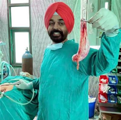  ਅਪ੍ਰੇਸ਼ਨਾਂ ਦੇ ਮਾਹਿਰ ਡਾ ਮਾਹਲ ਦੀ ਮੁੜ ਤਪਾ ਹਸਪਤਾਲ ਅੰਦਰ ਤੈਨਾਤੀ ਕਰਵਾਉਣ ਲਈ ਸਰਕਾਰ ਤੋ ਮੰਗ ਉੱਠਣ ਲੱਗੀ, ਡਾ ਮਾਹਲ ਦੀਆ ਸੇਵਾਵਾਂ ਦੀ ਹੋਈ ਚਹੁੰ ਪਾਸੇ ਸ਼ਲਾਘਾ