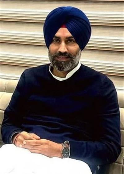 ਬਰਨਾਲਾ ਸਿਆਸਤ ਚ ਵੱਡਾ ਧਮਾਕਾ: ਗੁਰਦੀਪ ਬਾਠ ਦੀ `ਨੀਲੀ ਦਸਤਾਰ ਨੇ ਉਡਾਈ ਵਿਰੋਧੀਆਂ ਦੀ ਨੀਂਦ, ਕੀਤੂ ਦੇ ਕਿਲ੍ਹੇ ਨੂੰ ਖ਼ਤਰਾ?